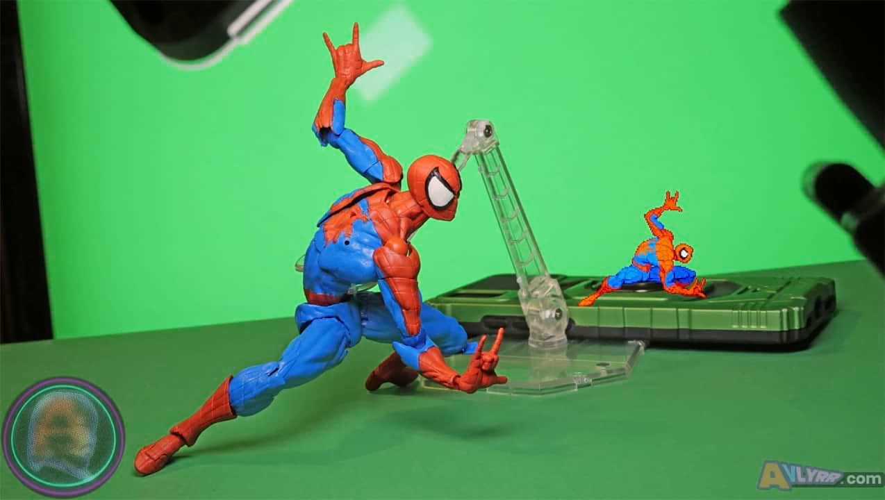 Webhead ready for action